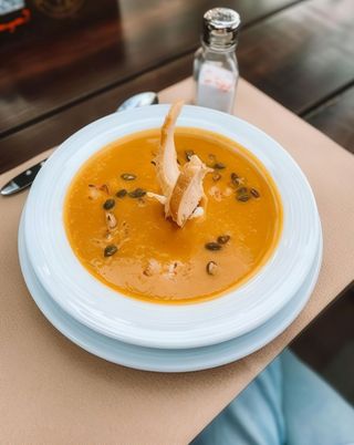 Гарбузовий крем-суп з креветкою (300г)