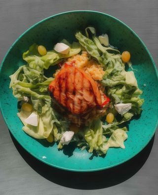 Стейк із індички, марокканський кускус та мікс салату  (350г)