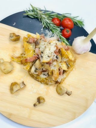Картопля з грибами та беконом (0.45кг)