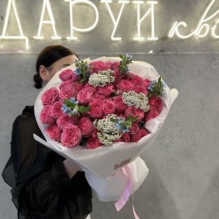 Букет з 9 гілок троянди Жізель