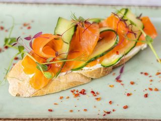 Брускета з лососем (90г)