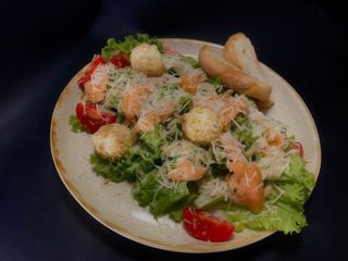 Салат Цезар з лососем (270г)