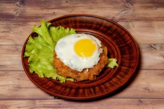 Біфштекс з яйцем ( 160г)