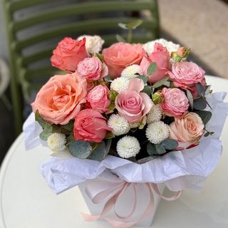 Квітковий бокс "Персиковий комплімент"