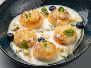 Сирники з дор - блю та грушею