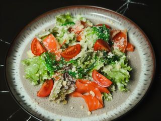 Салат з лососем (280g)