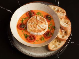 Камамбер з вяленими томатами (250g)