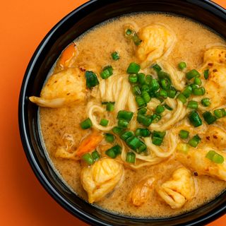 Тайский суп з курчам і тигровою креветкою (390г)