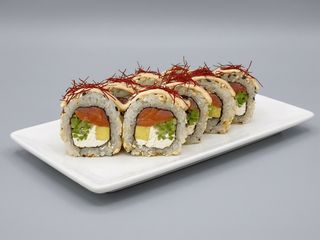 Каліфорнія з копченим лососем в кунжуті (288г)