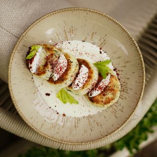 Frittelle di ricotta salati parmigiano e vino