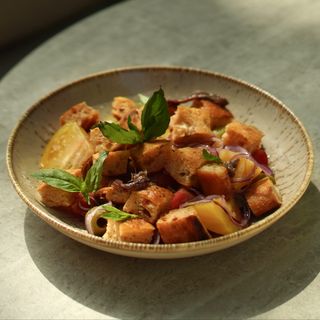 Panzanella con ponodori e focaccia