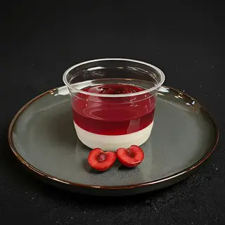 Вишнева пана-кота