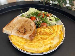 Омлет з моцарелою