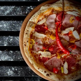 Neapolitan pizza  М`ясна (37см)
