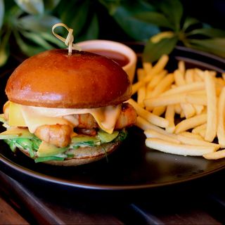 Бургер з тигровою креветкою