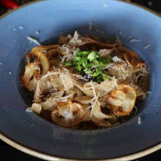 Паста з білими грибами та куркою