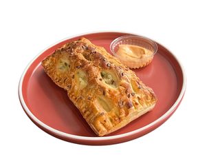 Слойка з сиром(сулугуні, творог,кріп) (70/20 гр,)