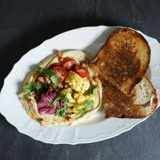 Хумус з кебабом та яйцем (430г)