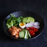 Боул з креветками та кіноа