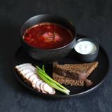 Борщ з ребром