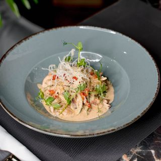 Лінгвіні з цукіні з куркою та грибами (260г)