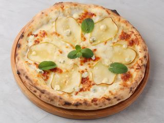 Піца з грушею та дорблю (500g)