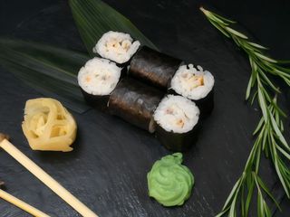 Макі з вугрем (115g)