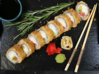 Смажений з лососем