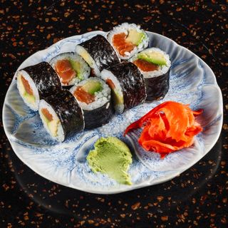 Макі лосось-авокадо (120г)