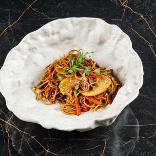 Японська яєчна локшина WOK з яловичиною