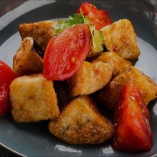 Теплий салат з баклажаном та курячим філе  ( 280гр )