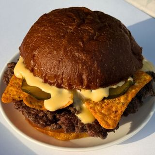 Doritos burger