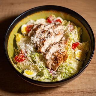 Салат Жуліо Сезар з куркою (620г)