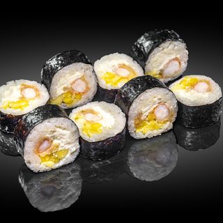 Футомак з креветкою в темпурі та манго