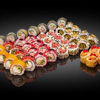 Сет Бенто бокс 1,4 кг+рол у подарунок