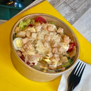 Цезар Box з печеною куркою (330г)