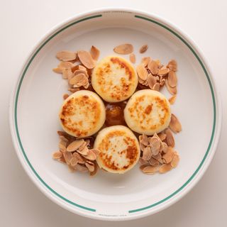 Сирники з абрикосовим джемом 250г