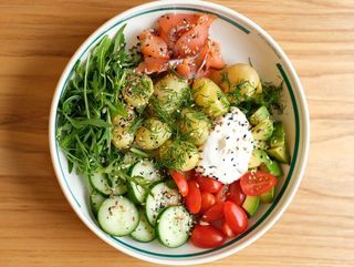 Боул з лососем