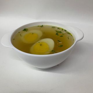 Бульйон з яйцем