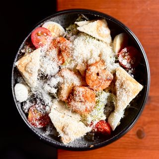 Салат Цезар з тигровими креветками (270г)