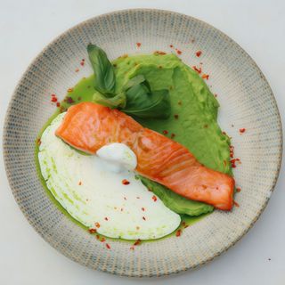 Філе лосося з шпинатним пюре та Вершковим соусом (250г)