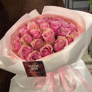 21 рожева троянда 