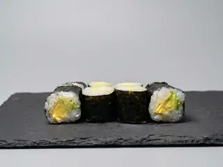 Макі рол з авокадо (110г)