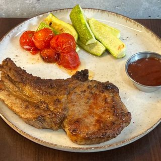 Стейк зі свинини на кістці(370гр)