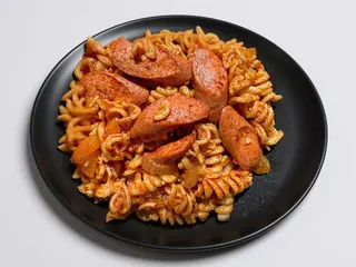 Паста з ковбасками