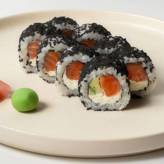 Філадельфія в кунжуті з лососем (250г)