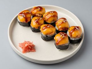 Запечений рол з лососем та сиром Чеддер (260г)