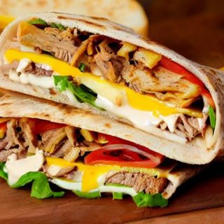 Шаурма в хлібі куряча