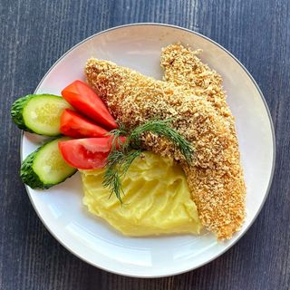 Смажена рибка з картопелько (250г)