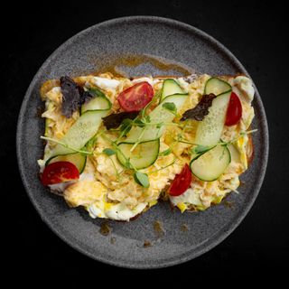 Бріош з скрамблом